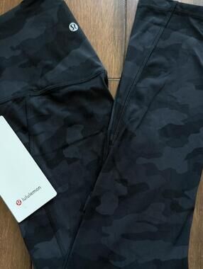 Lululemon Women's Black and Multi Legging